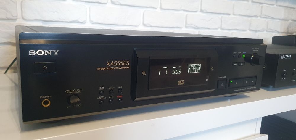 Odtwarzacz CD Sony XA555 ES
