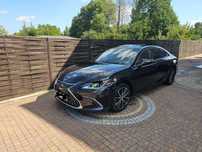 Lexus ES Salon Polska