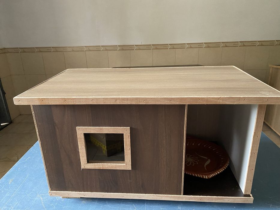 Casinhas para gatos em madeira tratada muito aconchegadas