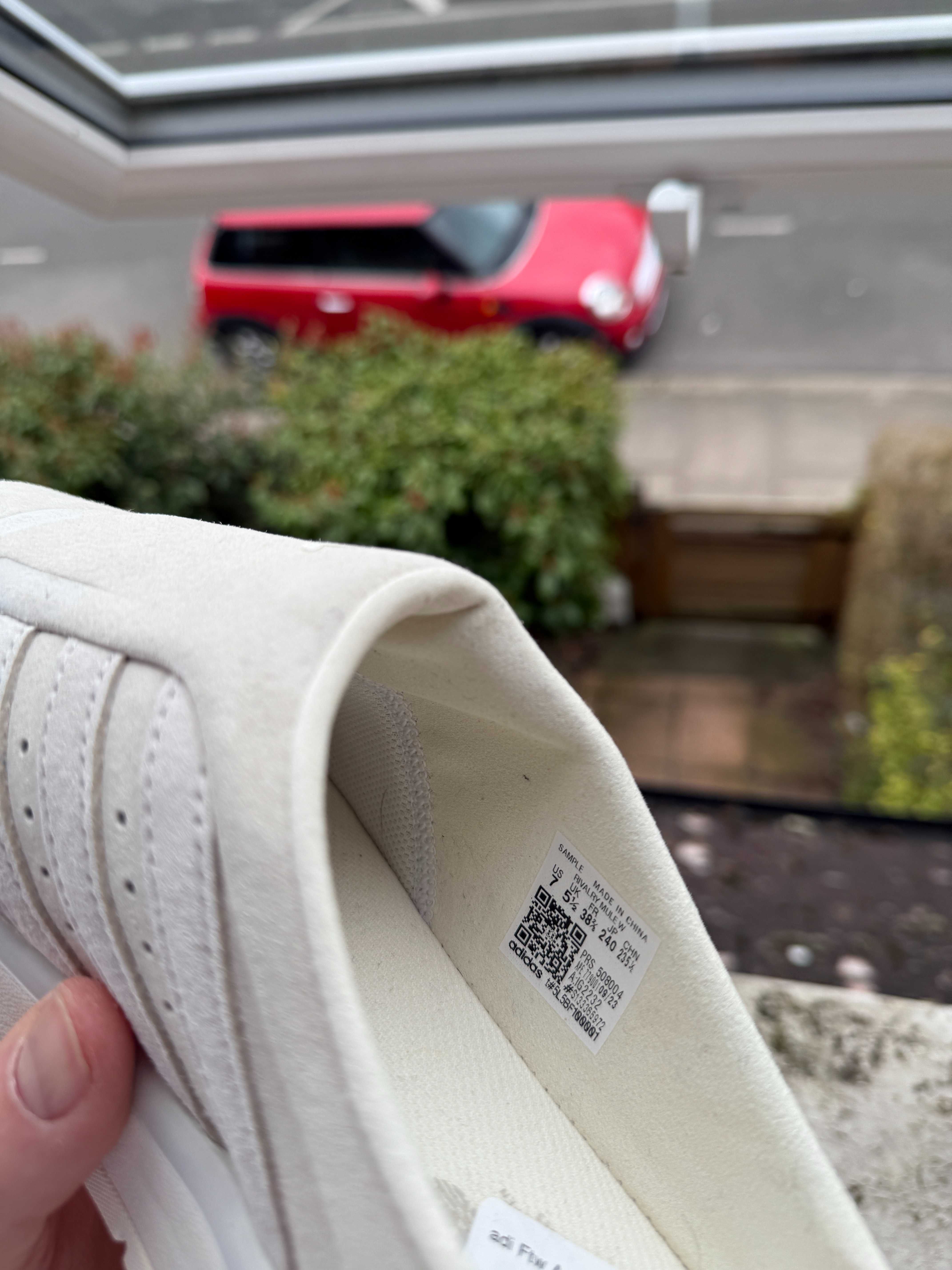 Модні тапочки від Adidas Women's Rivalry Mule замш оригінал див інші