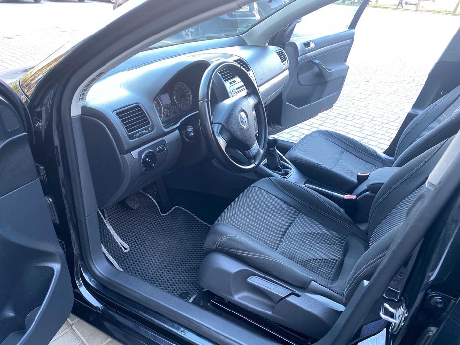 Продам Volkswagen Golf 2007 р. не фарбований, гарна комплектація