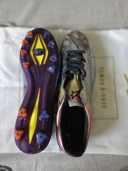 Mizuno ,Adidas ,Nike  €99