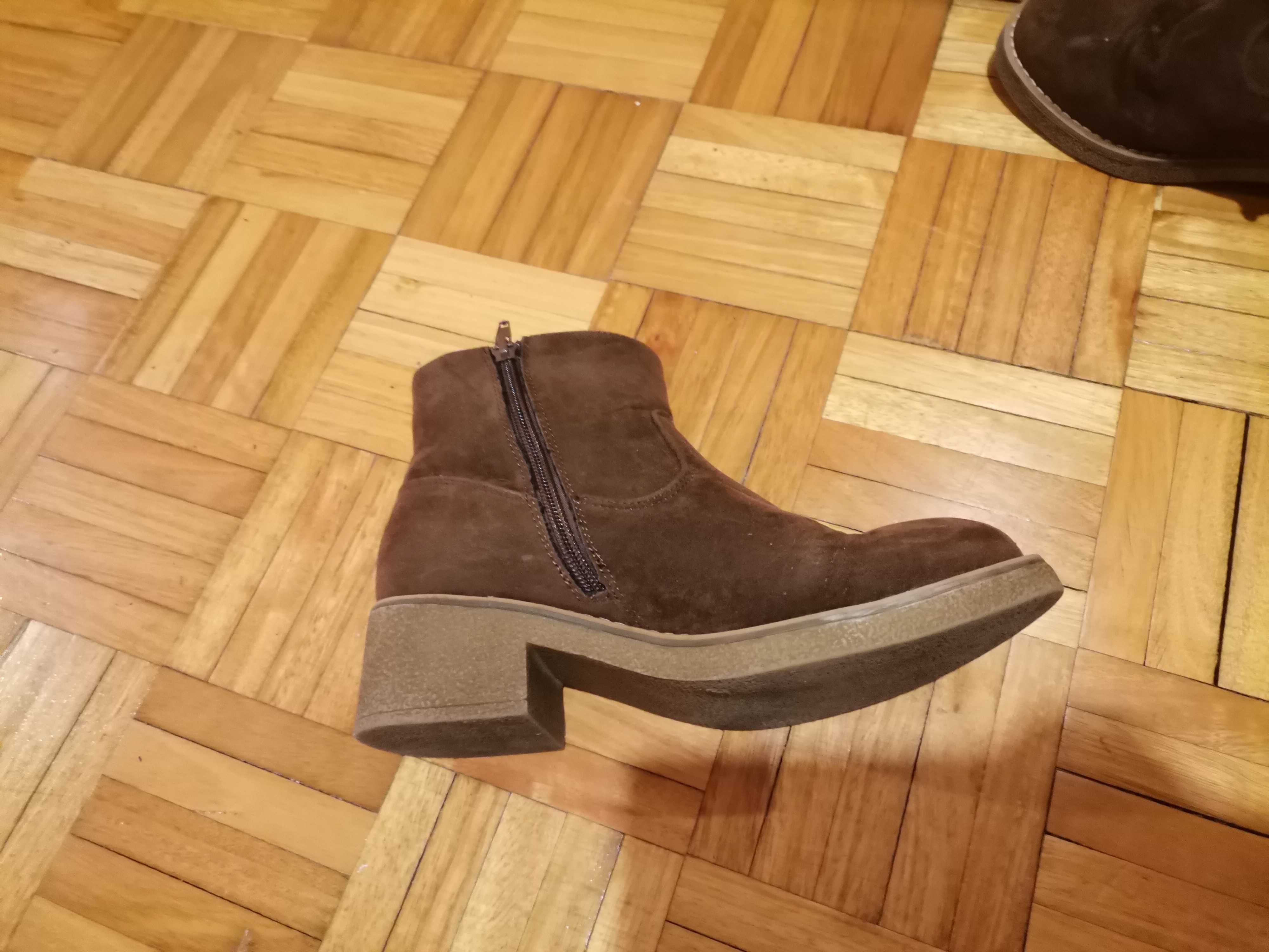 Botas Castanhas Tam 36 e 37