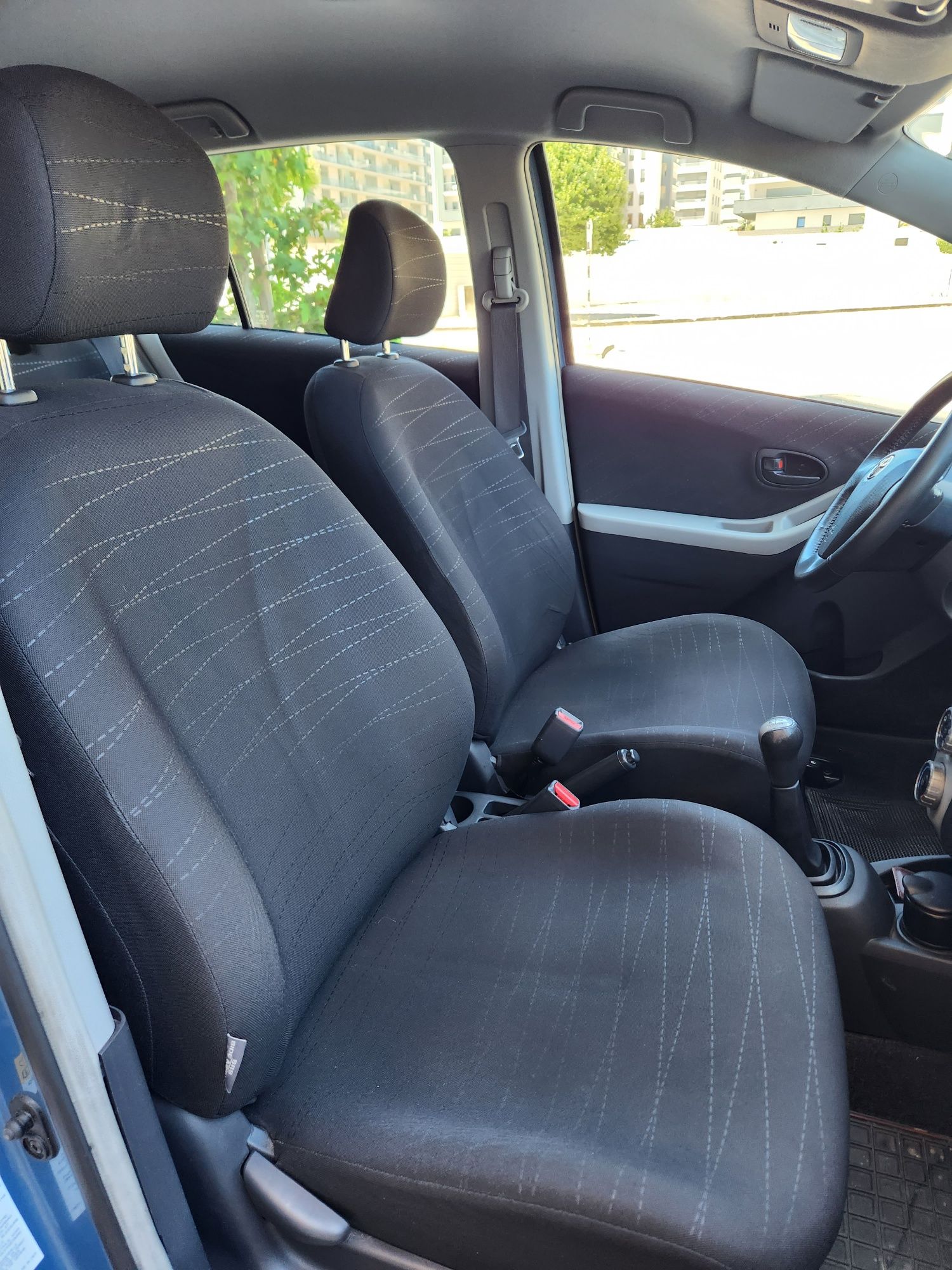 Toyota Yaris só 96000km 1 dono motor 1.0 vvti impecável aceito retoma
