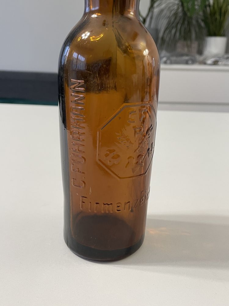 Przedwojenna butelka C.Fuhrmann Bad Polzin Firmenzeichen CFP Połczyn