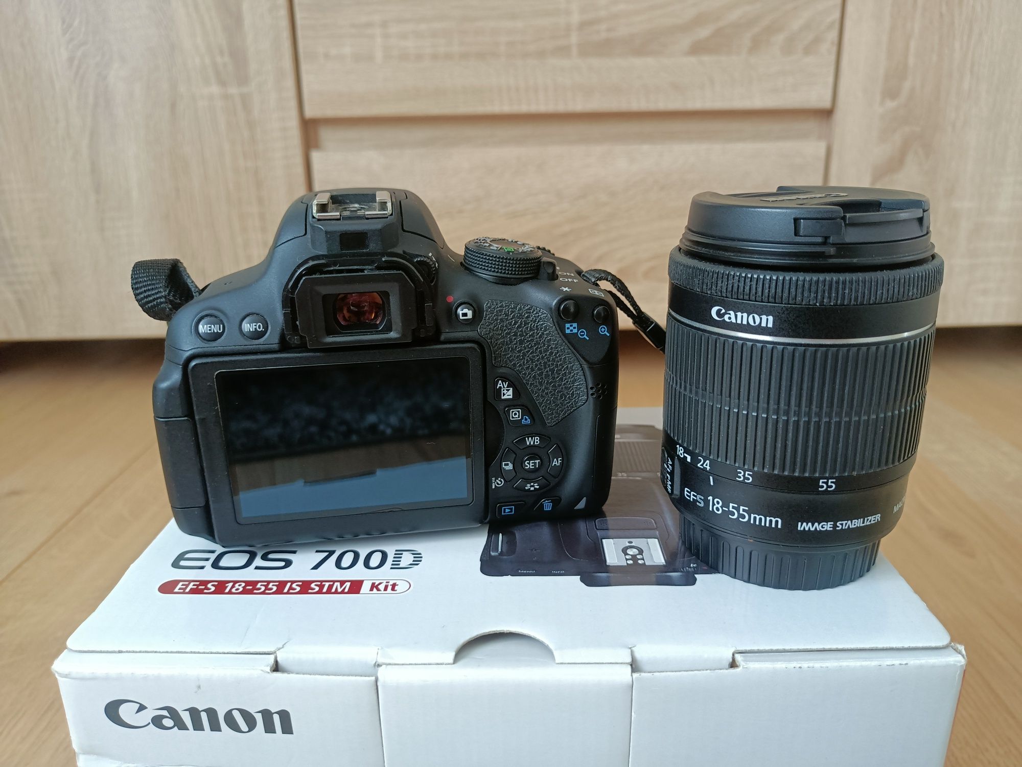 Aparat Canon eos 700D Lustrzanka