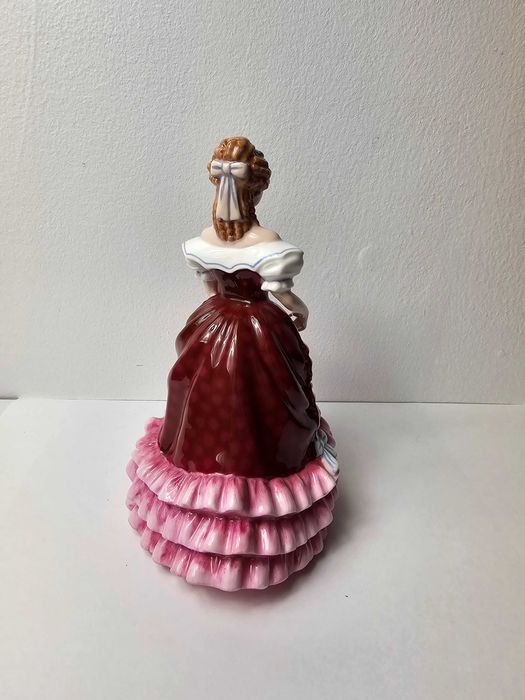 Figurka Porcelana Royal Doulton "SWEET SIXTEEN" HN3648 20 cm Anglia
