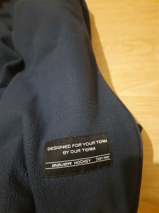 Bauer на хокей, спорт