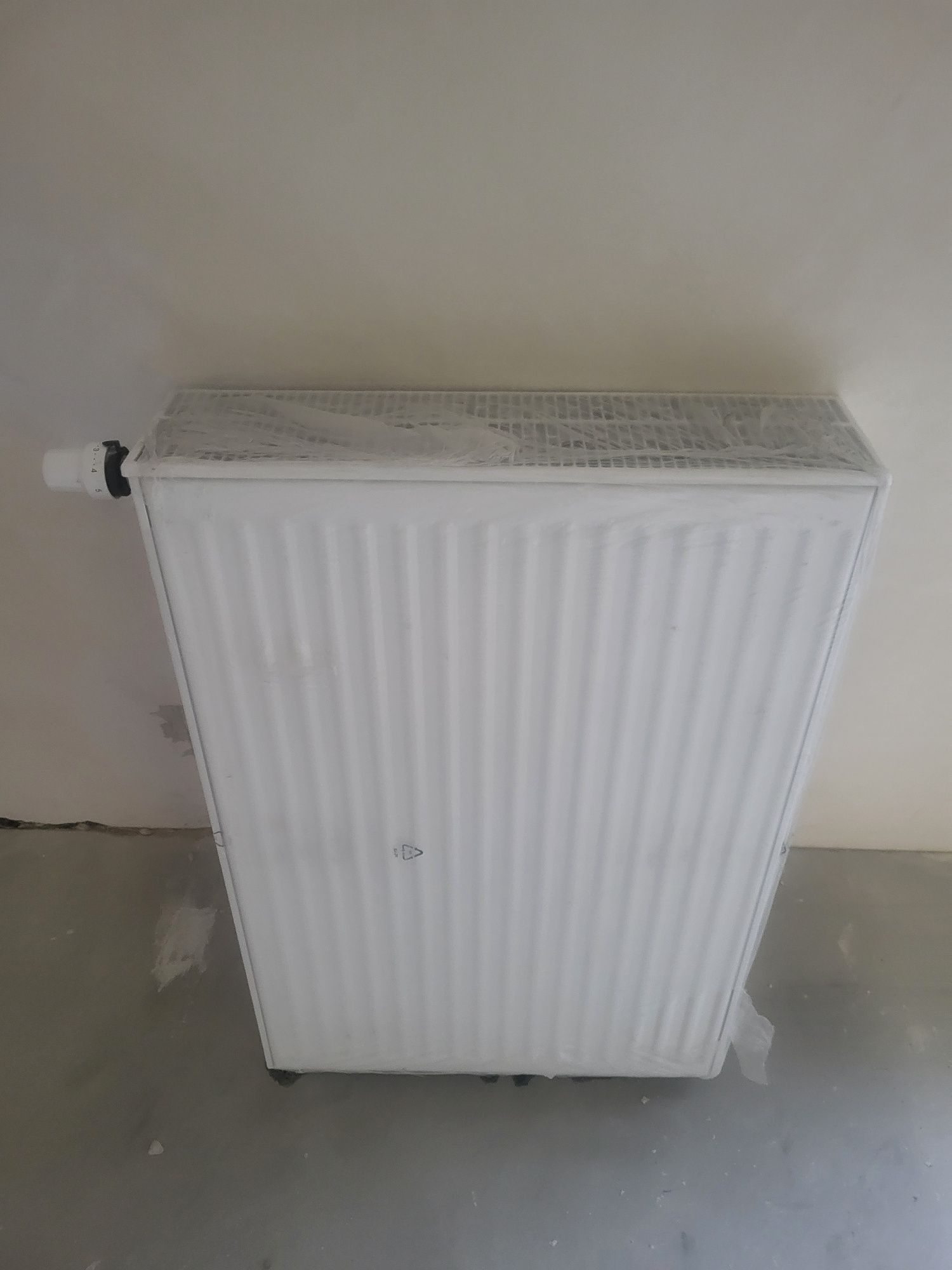 Grzejnik KERMI V33 900X600