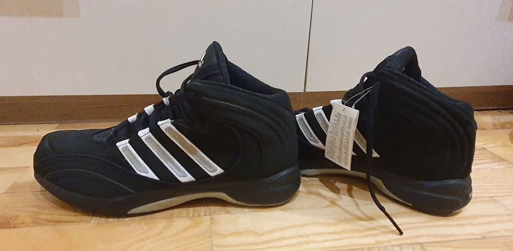 nowe oryginalne buty Adidas Resolve MID Kraków