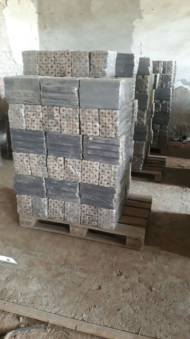 9000грн за тонну Паливні брикети pini-key з дубової опілки