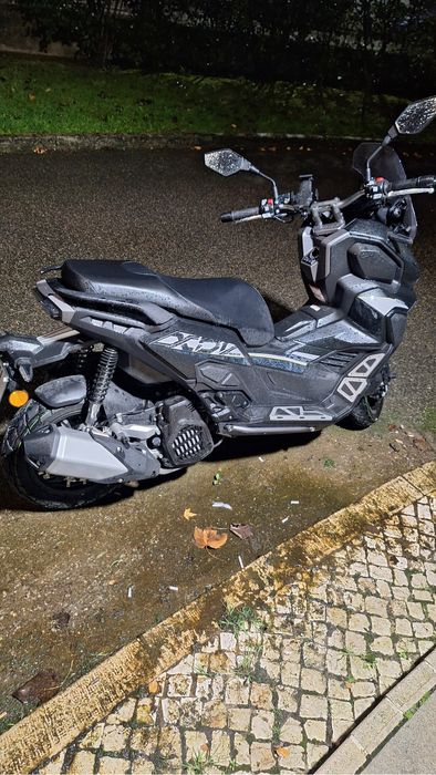 Scooter - 125cc com 9.000km