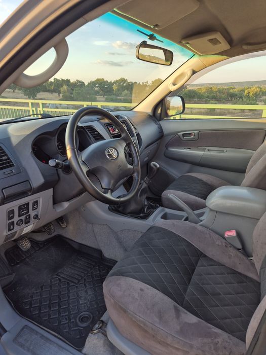 Toyota Hilux 3.0 D4D tracker