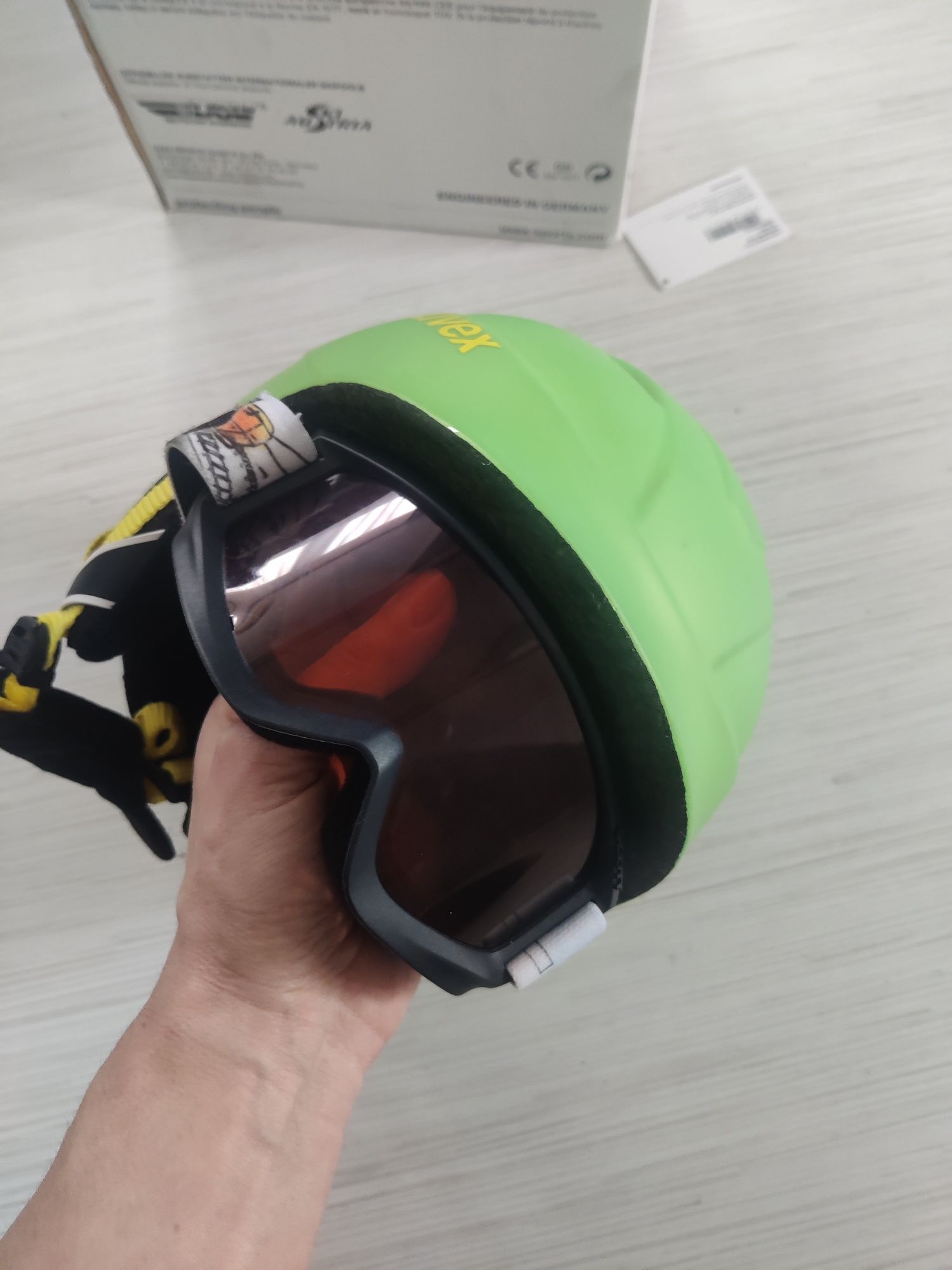 Kask UVEX 52-54cm +gogle Scott