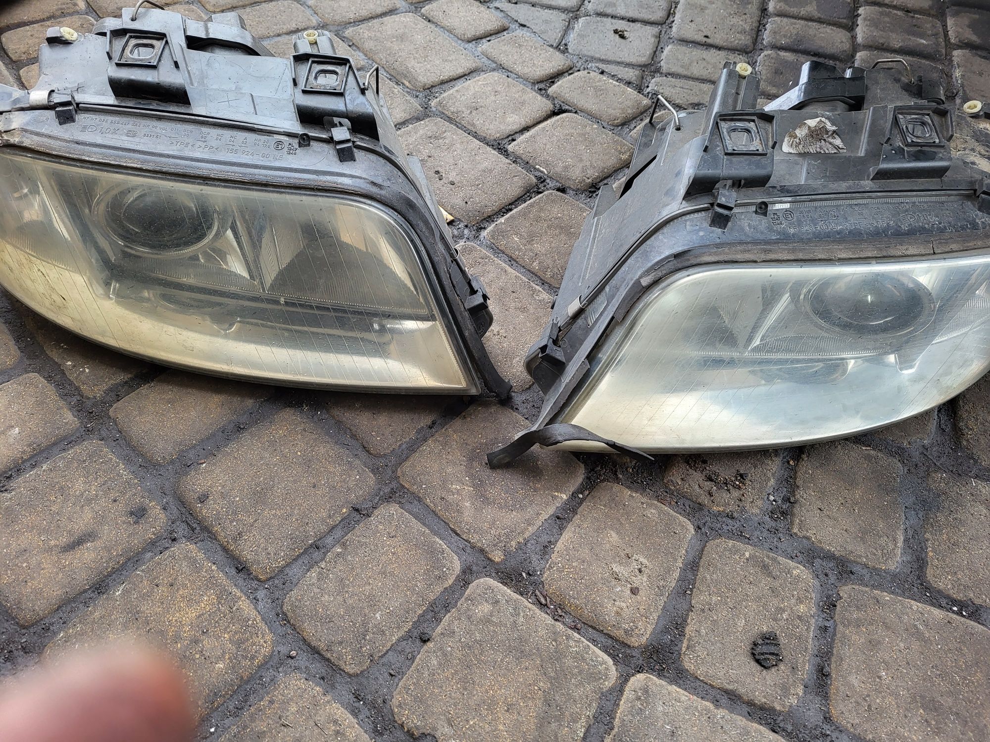 Lampa przednia audi a6 c5 soczewka oryginalna uchwtyt całe 03r