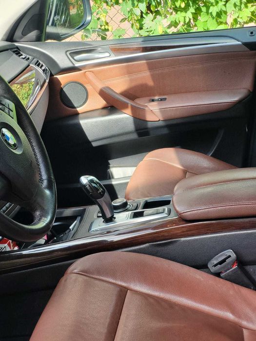 Samochód osobowy BMW X5 E70
