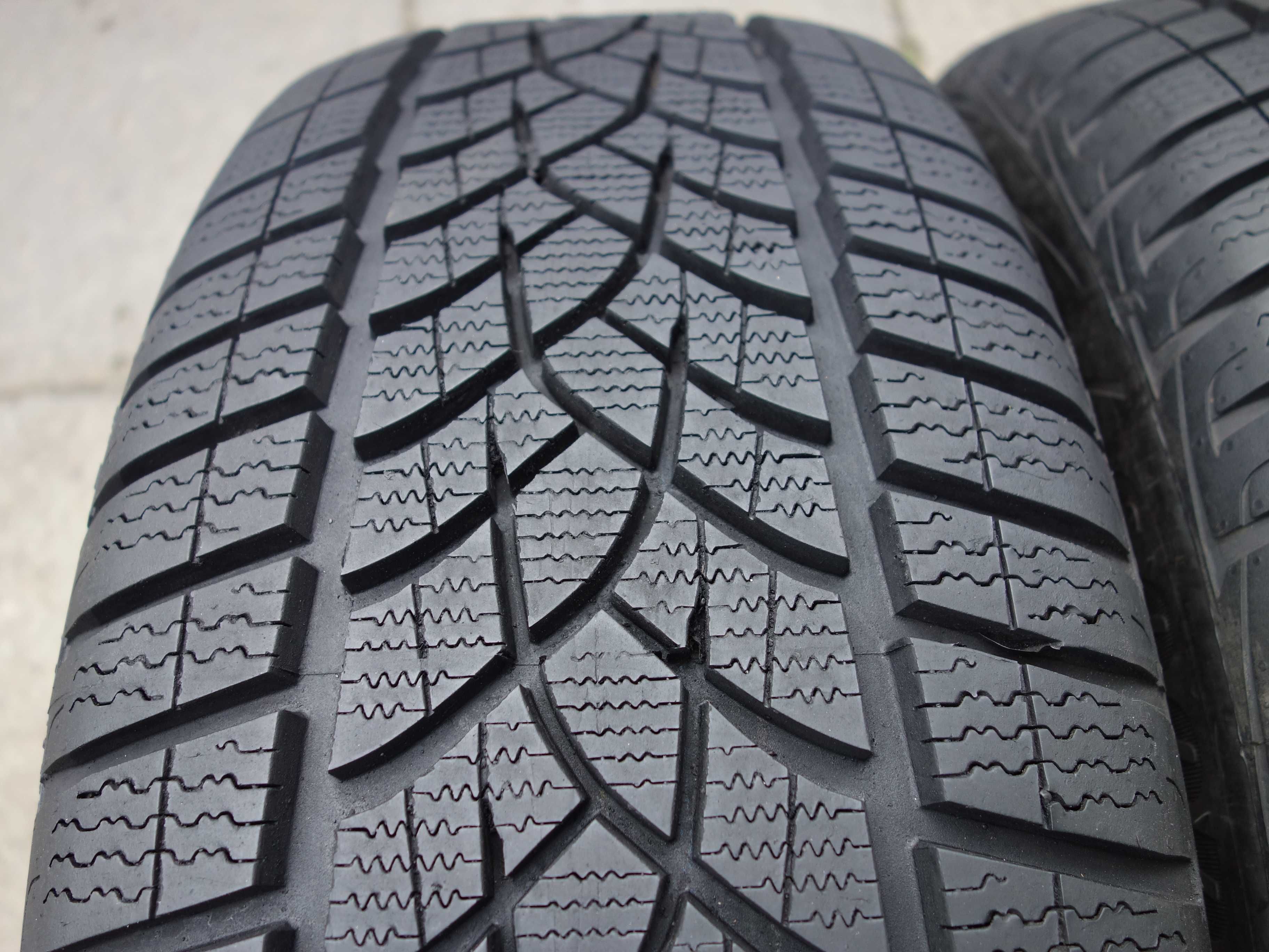 Opony Zimowe 235/55/18 GOODYEAR 2 Sztuki Jak NOWE!!
