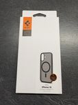 Nowe Etui iPhone 16, Spigen Ultra Hybrid T Mag_kolor Frost Black
