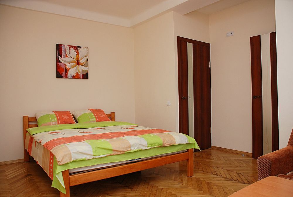 Подобово метро Зверінецька 1 хвилина бул. Приймаченко 6а