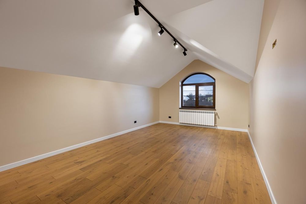 Продаж будинку в Бірках