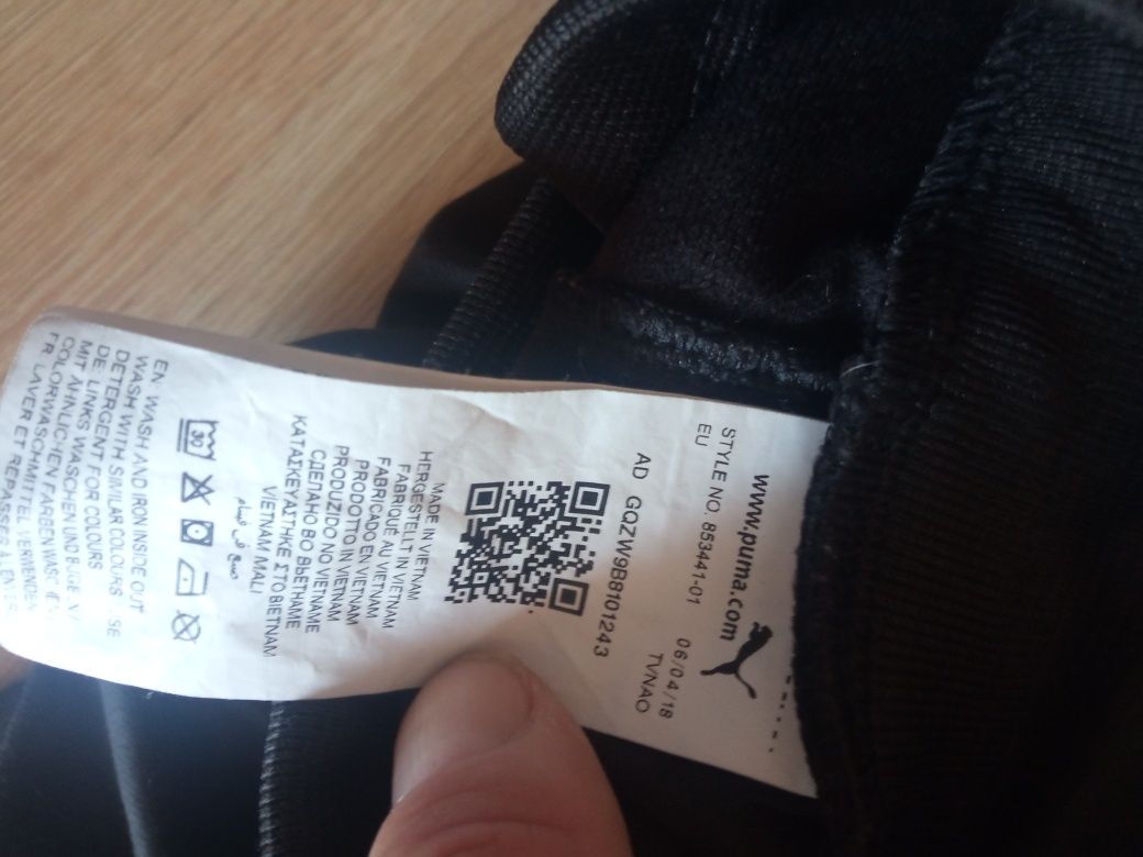 Czarne spodnie dresowe chłopięce