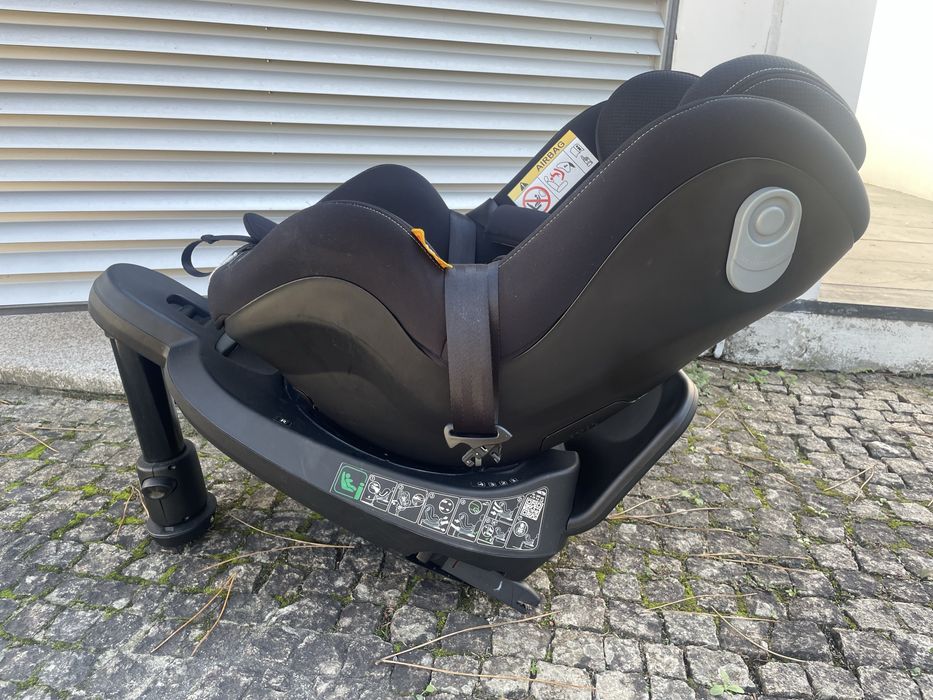 Cadeira auto isize Chicco.
