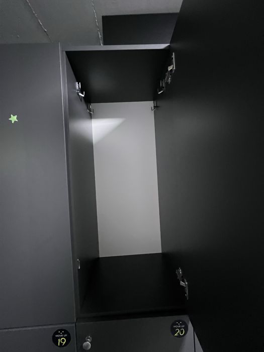 Шафа-роздягальня