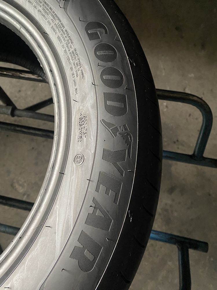 Шини 215/60/16 - 2шт Goodyear EfficientGrip 2