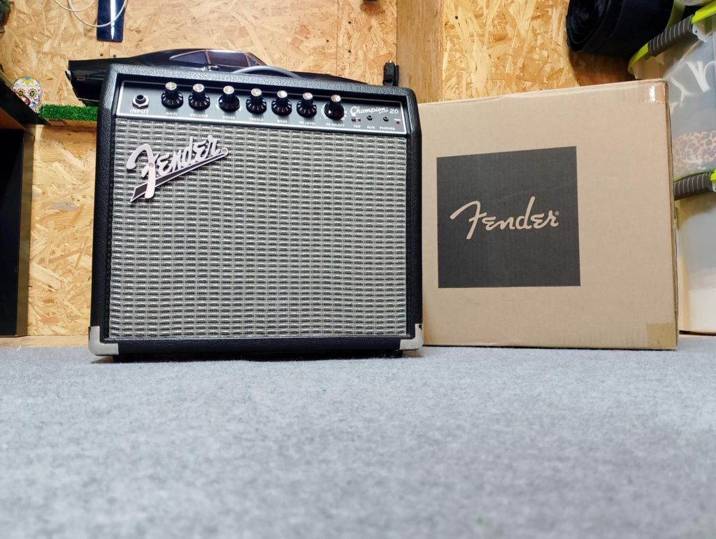 Gitara elektryczn Squier+wzmacniacz Fender Champion 20