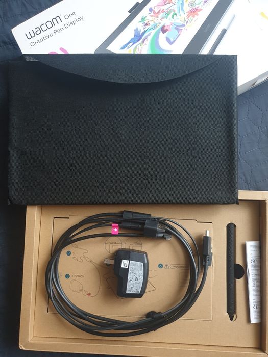 Графічний планшет Wacom One DTC133