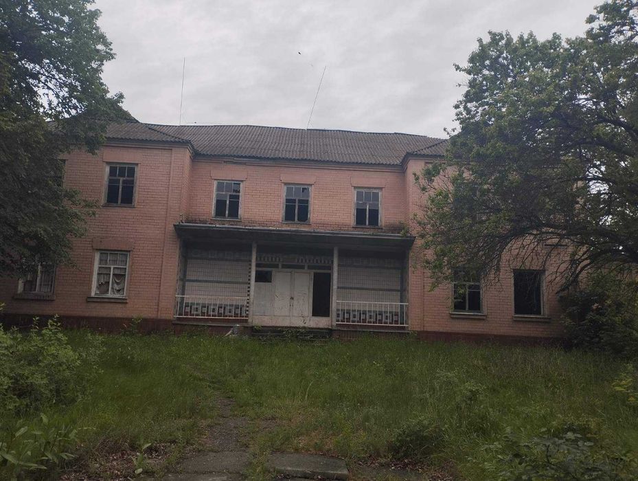 Нежитлова будівлія 791.3 м2, 1 га, Городище, Гулака-Артемовського 98А