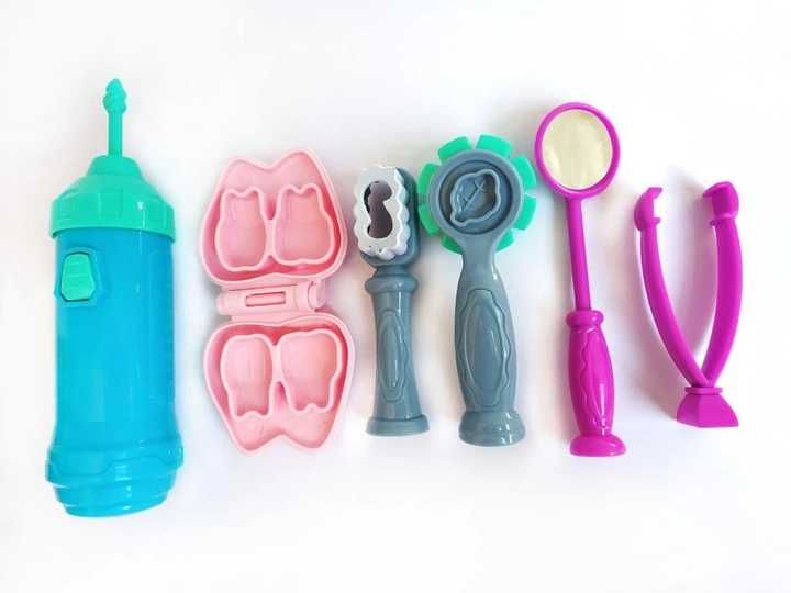 Ігровий набір пластилін Play-Doh Містер зубастик Стоматолог Дантист