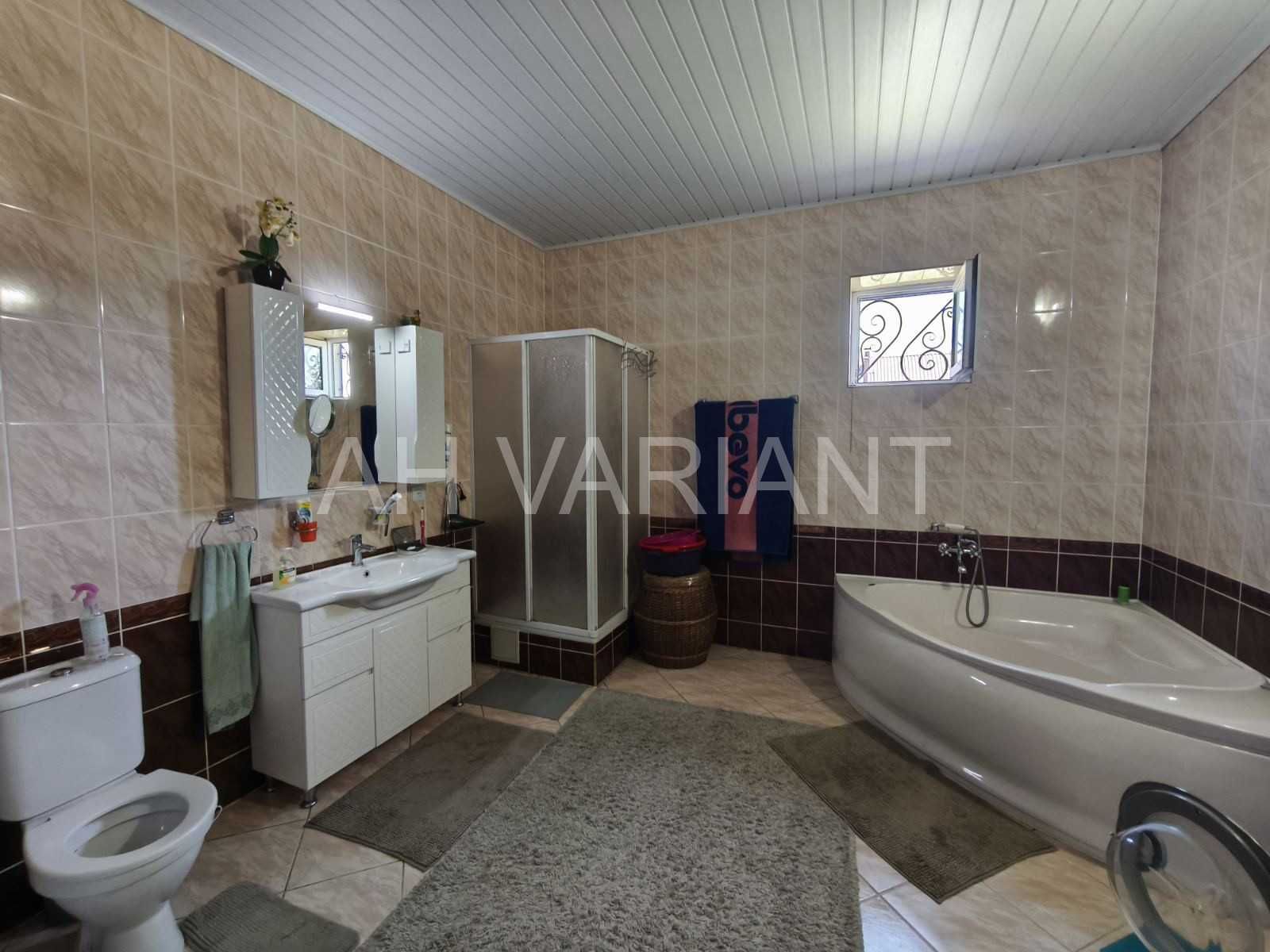 Продається будинок, вул. Коритнянська
Код: 29689