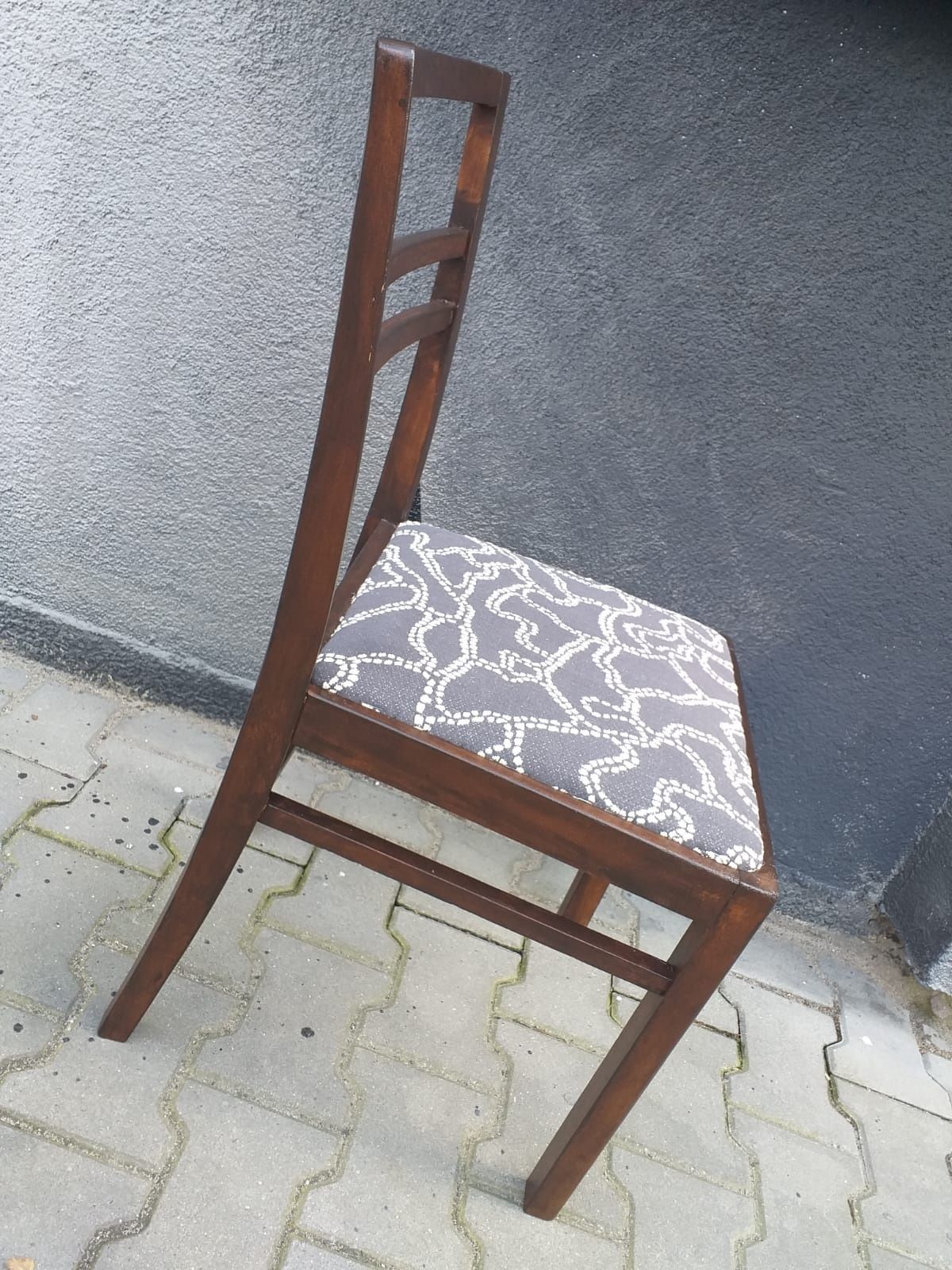 Krzesło odrestaurowane