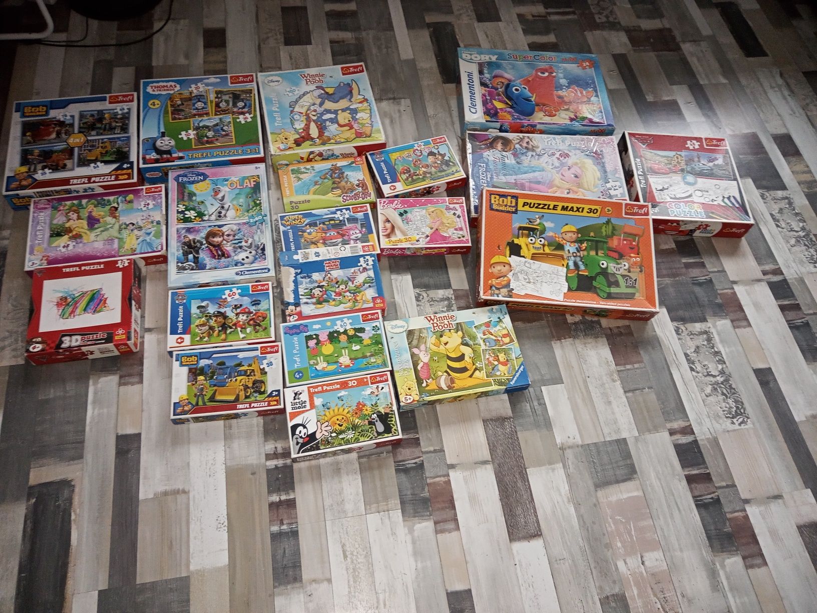 Puzzle różne w dobrym stanie