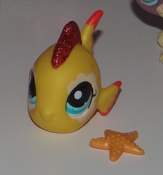 Littlest Pet Shop brokatowa RybkA z łódką * Edycja Limitowana * UNIKAT