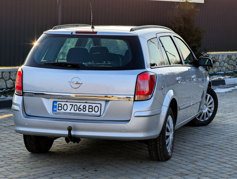 Опель астра h.
