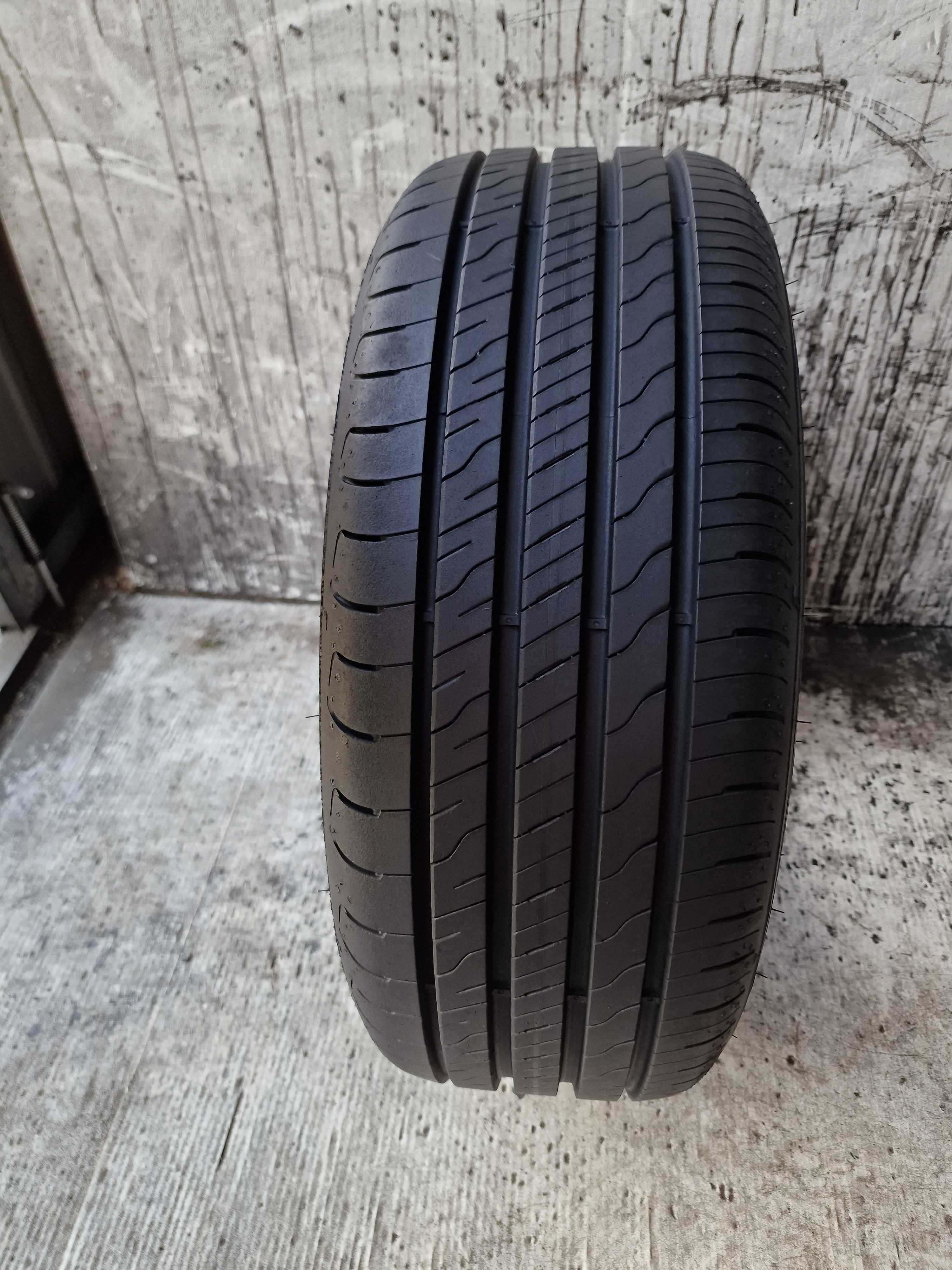 Opona 205/55 16" Goodyear Efficient Grip Performance 2 7,5mm 2022r