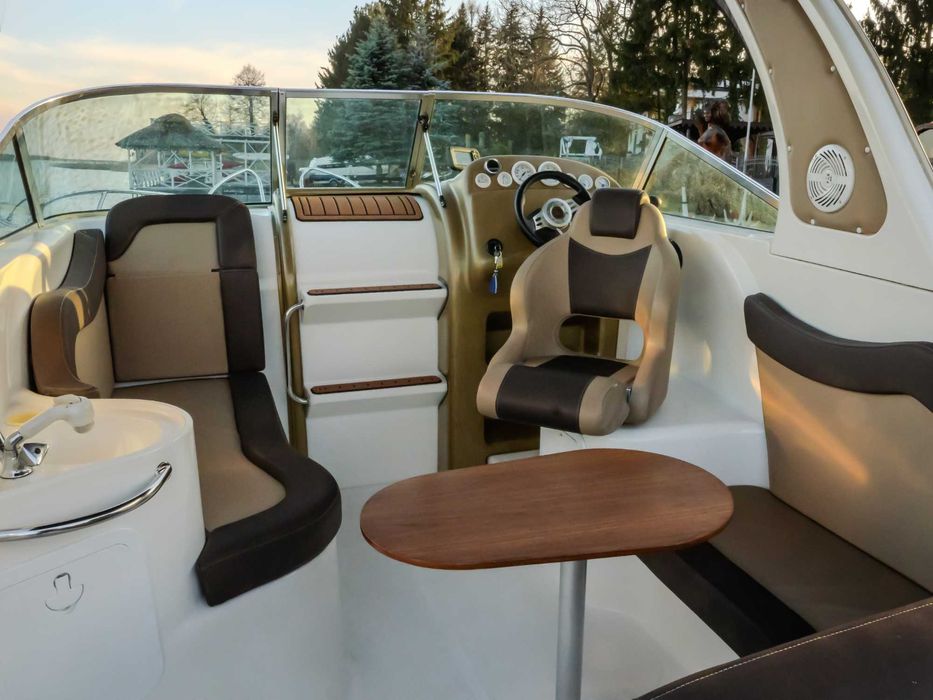 Coral Yacht 750, 220 KM, nowy pokład i tapicerki, wyposażenie PREMIUM!