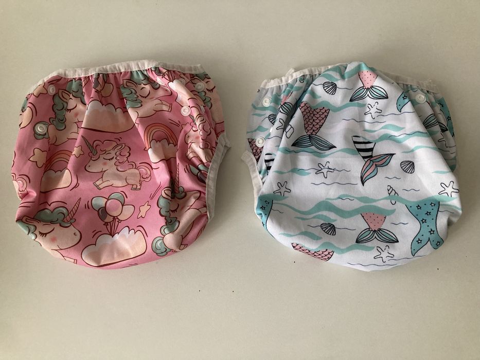 Duas fraldas NOVAS reutilizáveis natação/praia