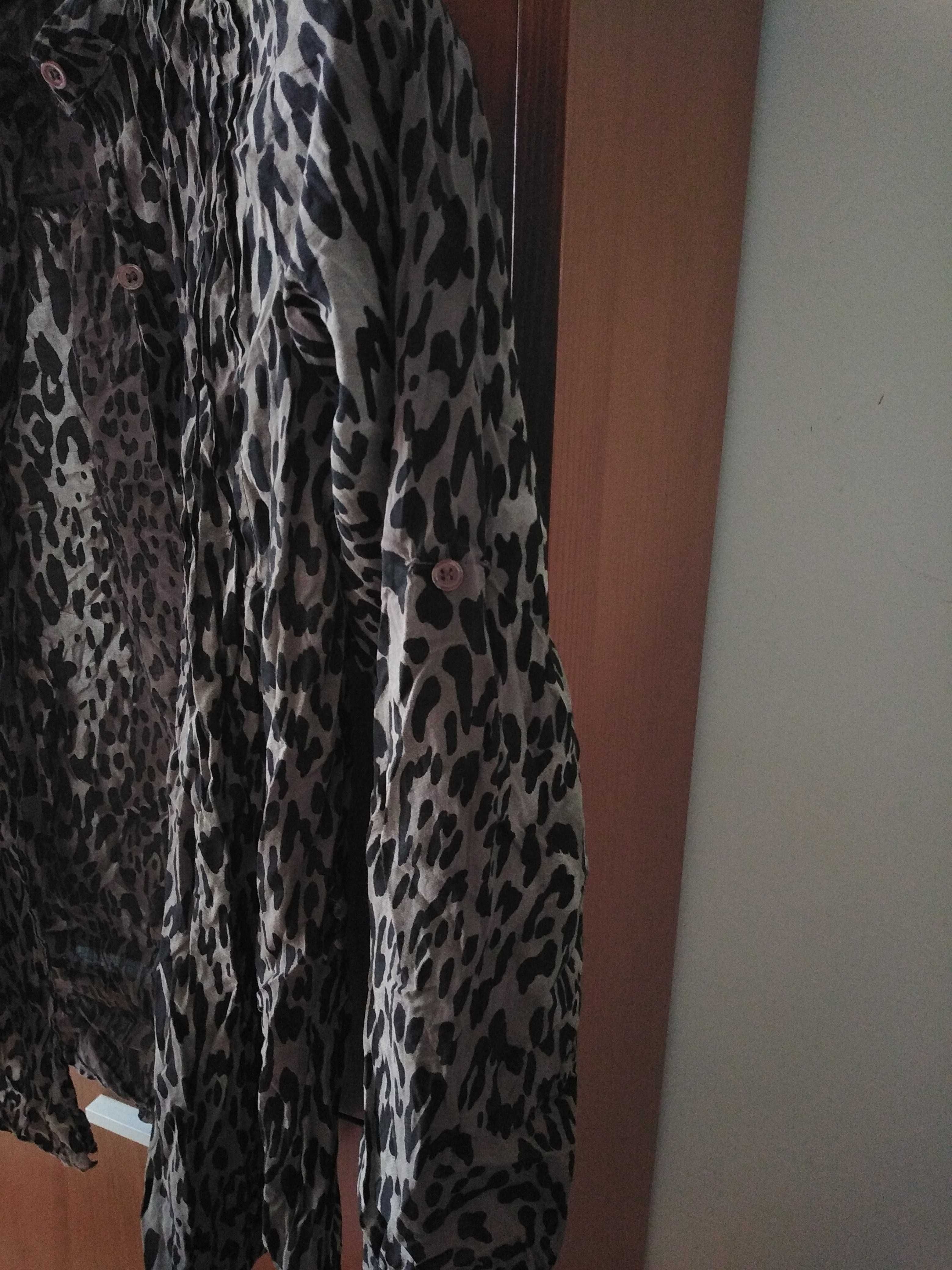 Camisa estampada padrão tigresa