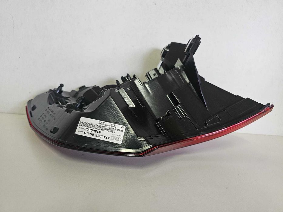 Farolim direito Audi E-Tron | 127989