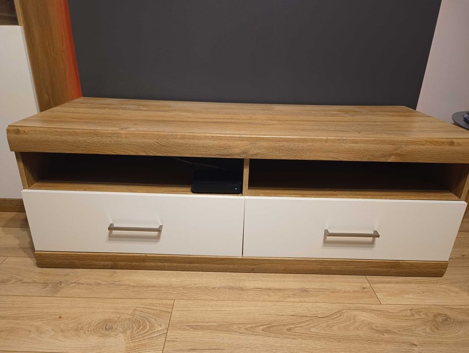 Sprzedam witrynę i komodę RTV