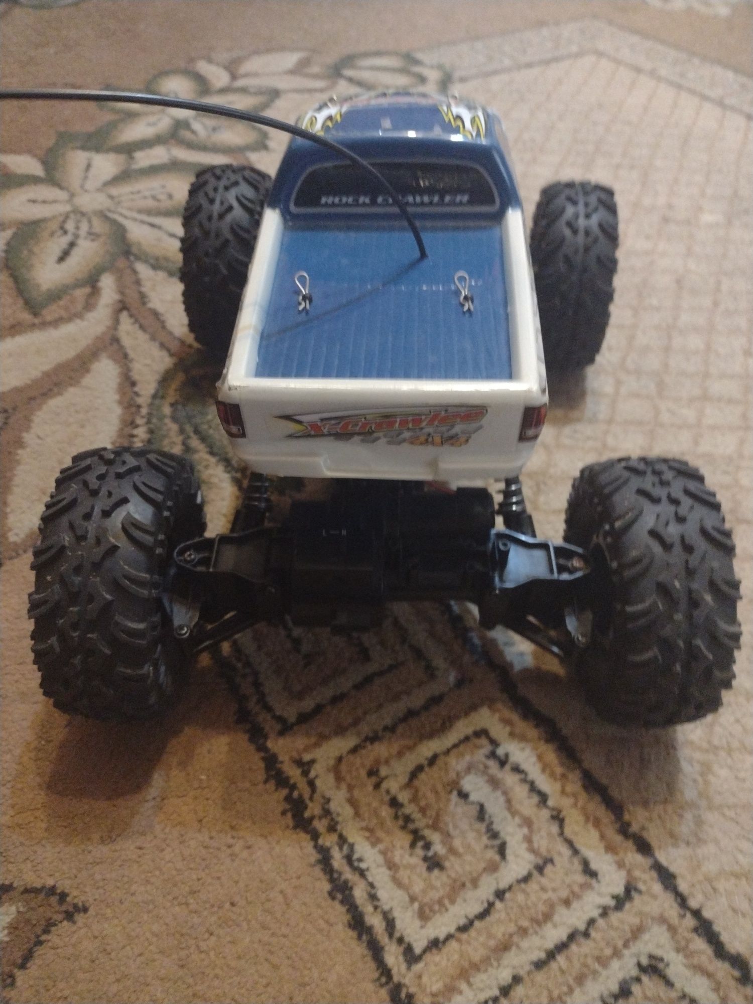 Carson rock crawler 27MHz razem z pilotem.