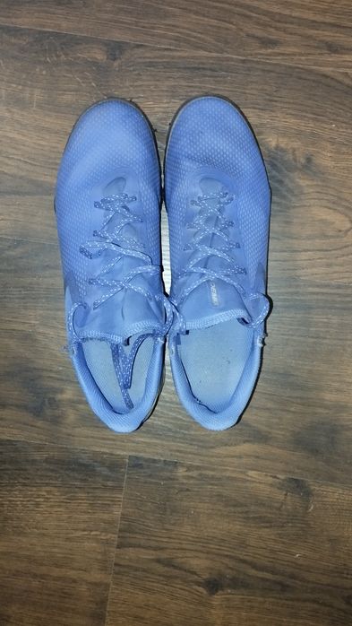 Підліткове спортивне взуття