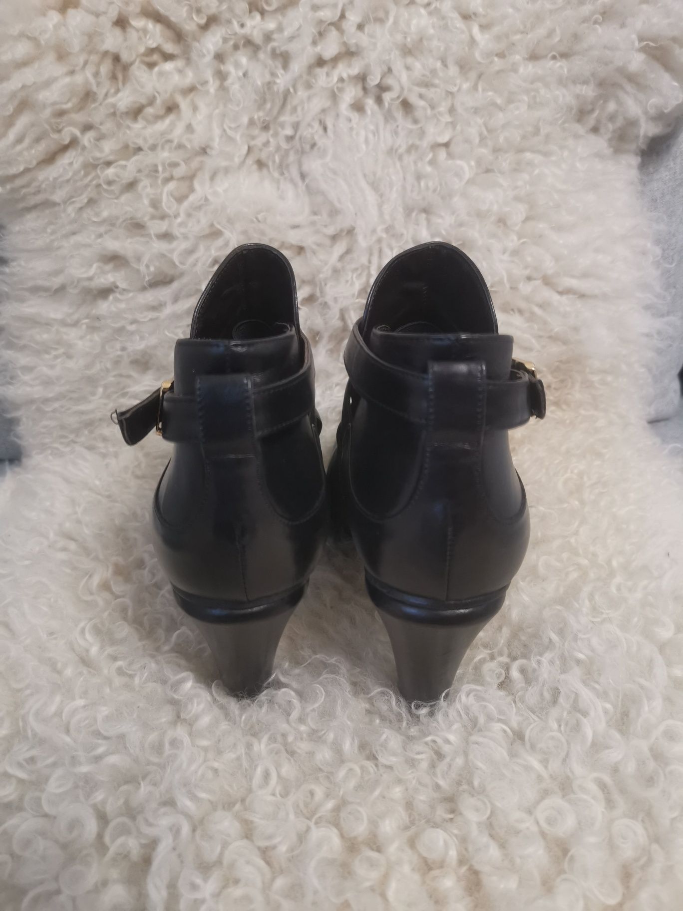 Damskie botki MaxMara rozm. 38
