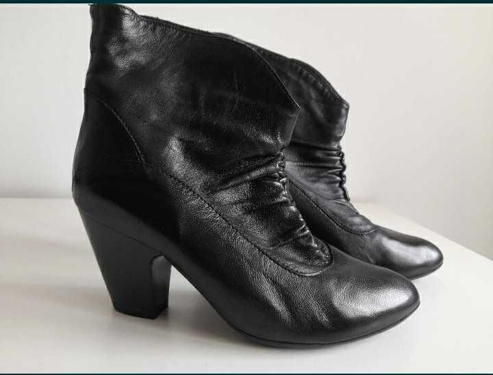 Botins/ Botas Bianca 36 em pele