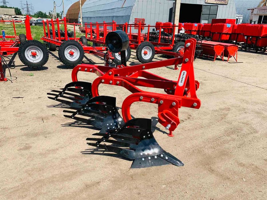 Плуг 3 корпуса ексцентричний UNLU Деметра перьевой отвал МТЗ 80 МТЗ 82