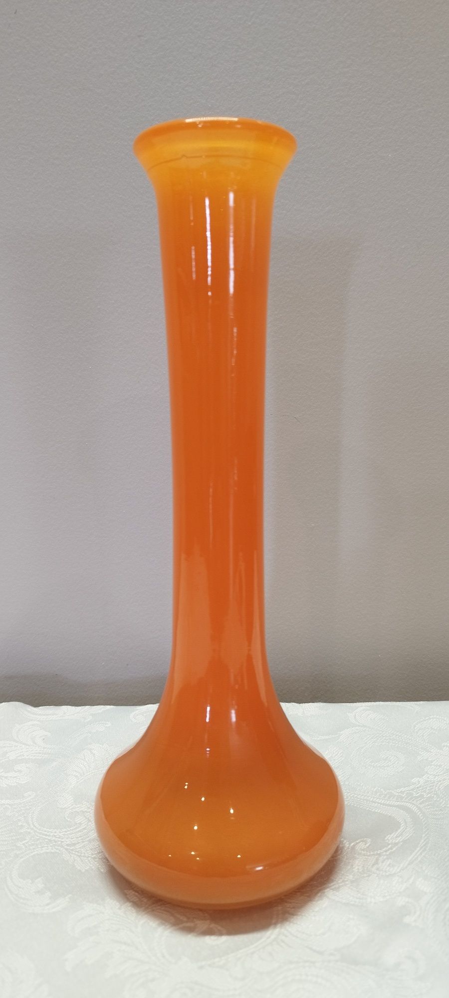 Pomarańczowy wazon