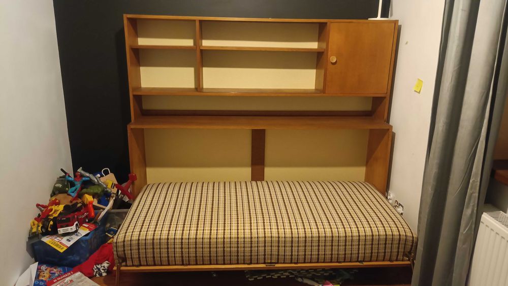 Łóżko, tapczan półkotapczan z czasów PRL